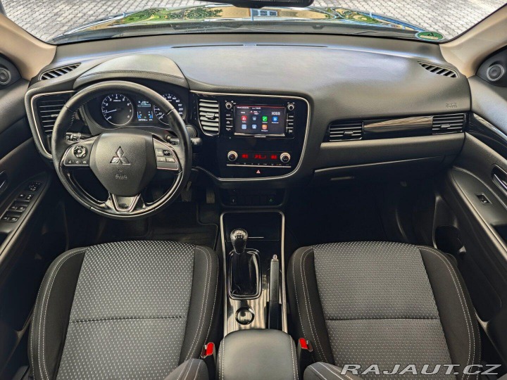 Mitsubishi Outlander 2.0 Mivec Diamant 2WD Kam 2021