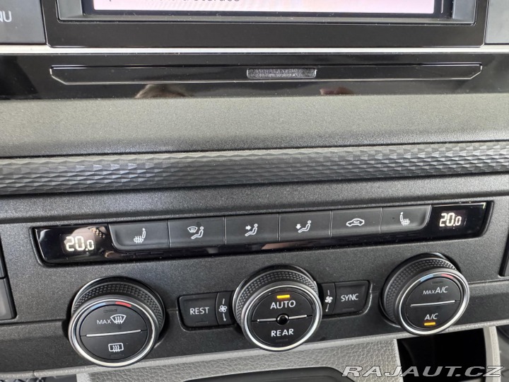Volkswagen Caravelle 2,0TDI DSG*LONG*REZERVACE 2023