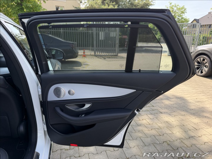 Mercedes-Benz E 300de 4Matic 2023