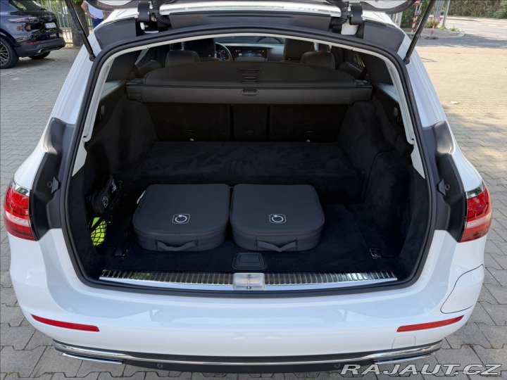 Mercedes-Benz E 300de 4Matic 2023
