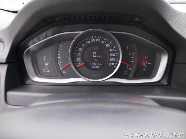 Volvo V70 2,0 D3 100kW Kinetic Dyna 2015