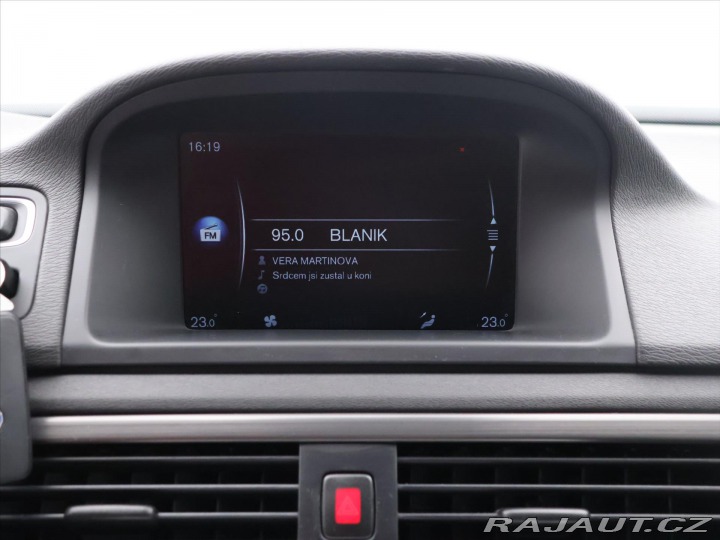 Volvo V70 2,0 D3 100kW Kinetic Dyna 2015