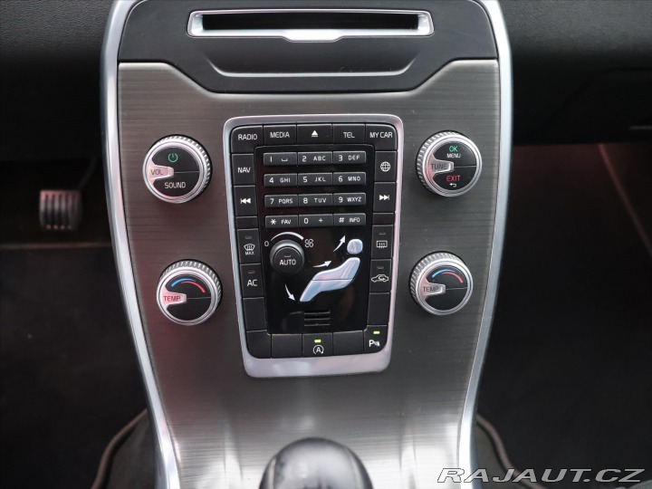 Volvo V70 2,0 D3 100kW Kinetic Dyna 2015