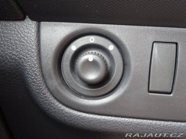 Dacia Sandero 1.2 55kW 2.MAJITEL ČR KLI 2015