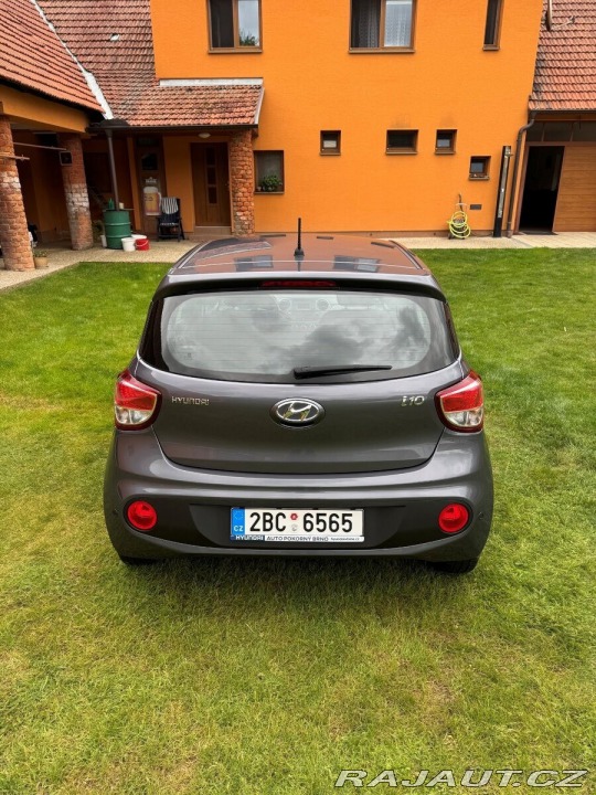 Hyundai i10 1,0 1800