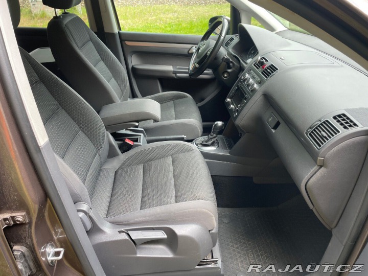 Volkswagen Touran 1,4   7 místný, automat, 2014