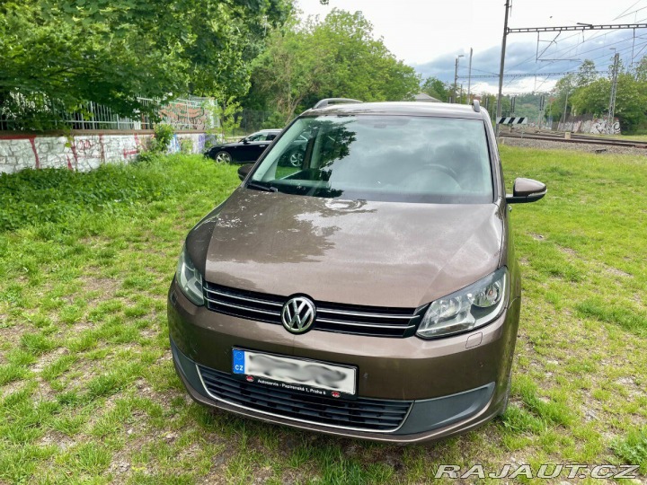 Volkswagen Touran 1,4   7 místný, automat, 2014