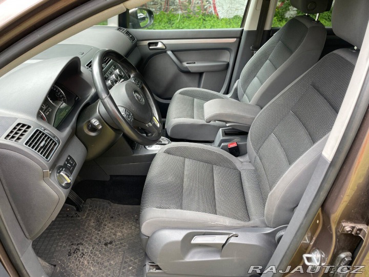 Volkswagen Touran 1,4   7 místný, automat, 2014