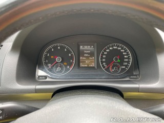 Volkswagen Touran 1,4   7 místný, automat, 2014