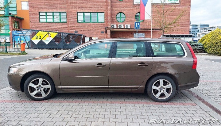 Volvo V70 2,4   D5, 2013, po STK 2013
