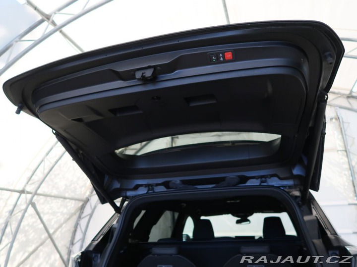 Peugeot 5008 1.2PT,CZ,1Maj,ALLURE,MAN6 2024