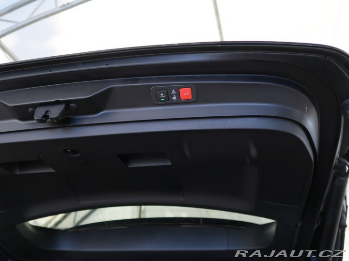 Peugeot 5008 1.2PT,CZ,1Maj,ALLURE,MAN6 2024