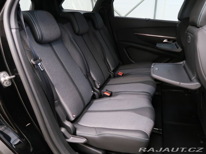 Peugeot 5008 1.2PT,CZ,1Maj,ALLURE,MAN6 2024