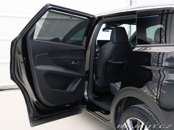 Peugeot 5008 1.2PT,CZ,1Maj,ALLURE,MAN6 2024