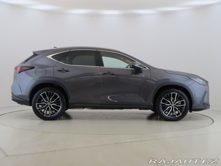 Lexus Ostatní modely +2.5PHEV,Plug-In,CZ,4x4 2024