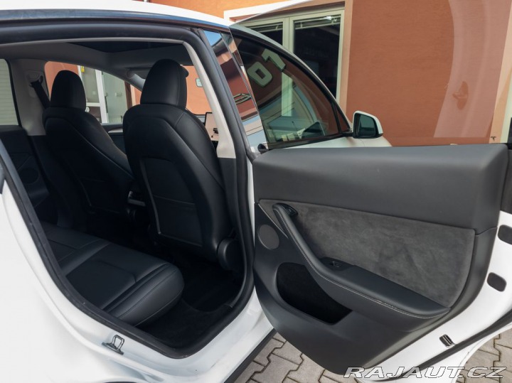 Tesla Model Y Standard Plus RWD 220kW S 2023