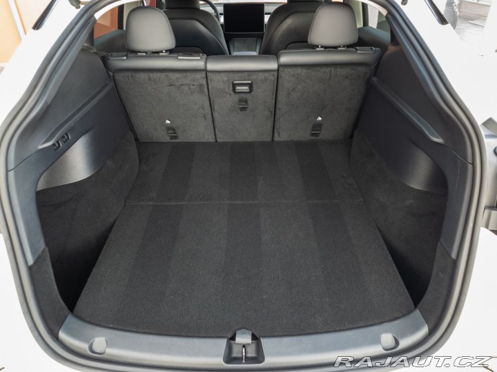 Tesla Model Y Standard Plus RWD 220kW S 2023
