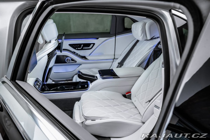 Mercedes-Benz S Maybach Manufaktur 2023