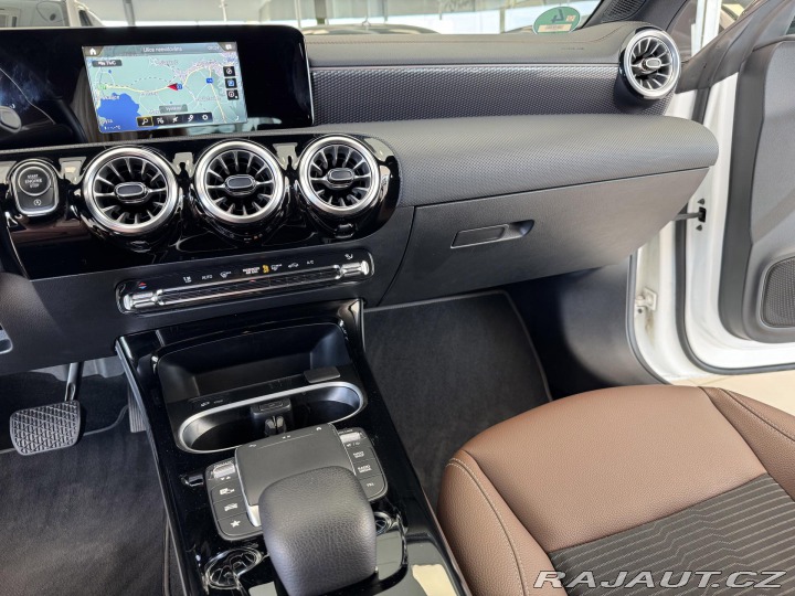 Mercedes-Benz CLA 200d 4Matic*LED*Kůže*Tažn 2023