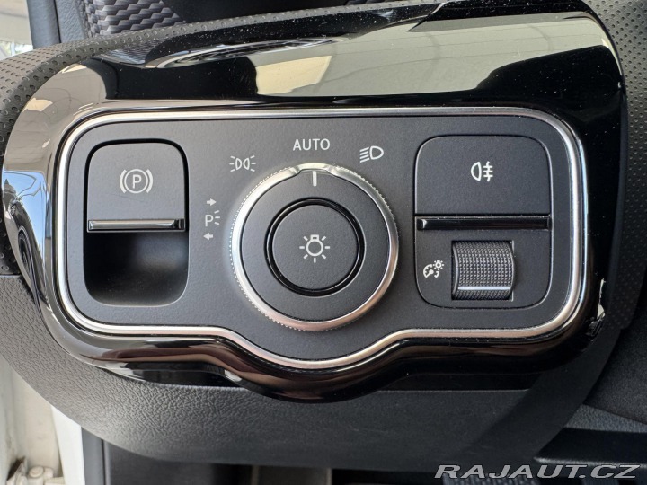 Mercedes-Benz CLA 200d 4Matic*LED*Kůže*Tažn 2023