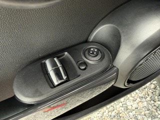 Mini Cooper 1,5i 100kW Alu/Navi REZER 2014