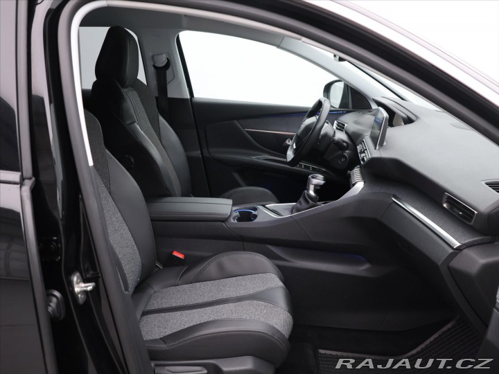 Peugeot 3008 1,2 PT 96kW CZ Allure 1Ma 2017