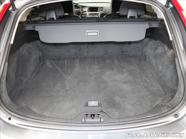 Volvo V60 2,0 D3 110kW AT Mom.NAVI 2016