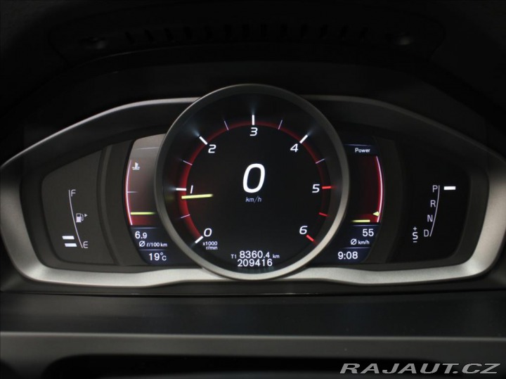 Volvo V60 2,0 D3 110kW AT Mom.NAVI 2016