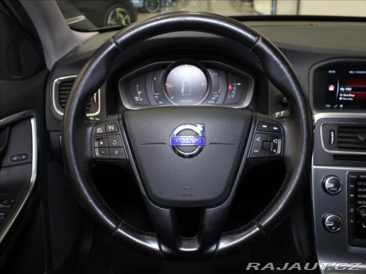 Volvo V60 2,0 D3 110kW AT Mom.NAVI 2016