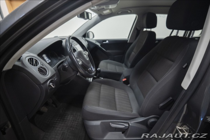Volkswagen Tiguan 1,4 TSI KAMERA VÝHŘEV TAŽ 2014
