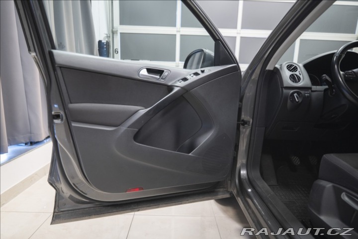 Volkswagen Tiguan 1,4 TSI KAMERA VÝHŘEV TAŽ 2014