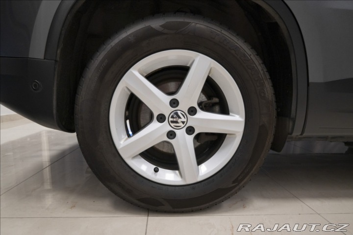 Volkswagen Tiguan 1,4 TSI KAMERA VÝHŘEV TAŽ 2014
