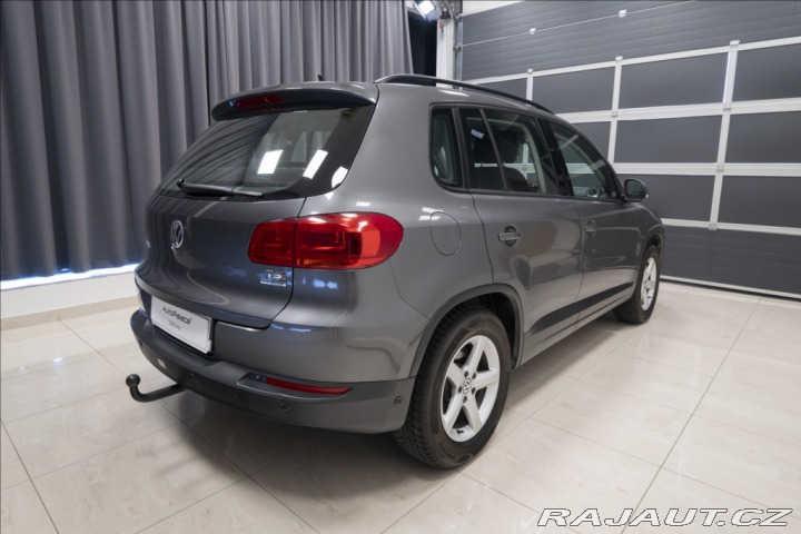 Volkswagen Tiguan 1,4 TSI KAMERA VÝHŘEV TAŽ 2014
