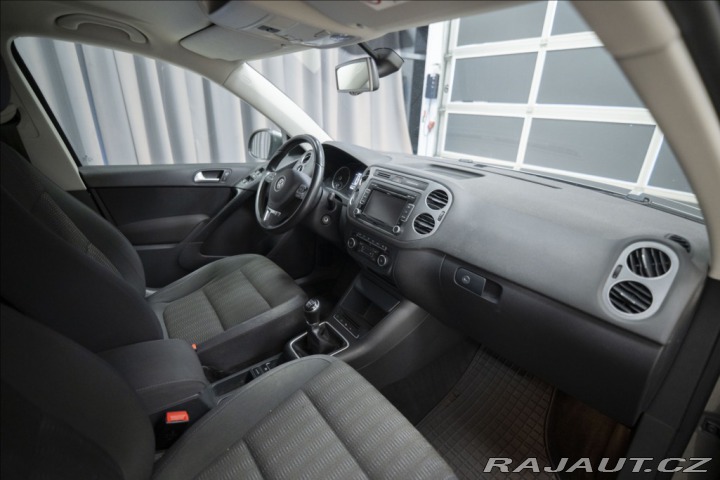 Volkswagen Tiguan 1,4 TSI KAMERA VÝHŘEV TAŽ 2014