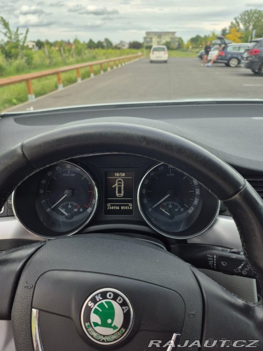 Škoda Superb 2,0   TDI 125 kW – PANORA 1800