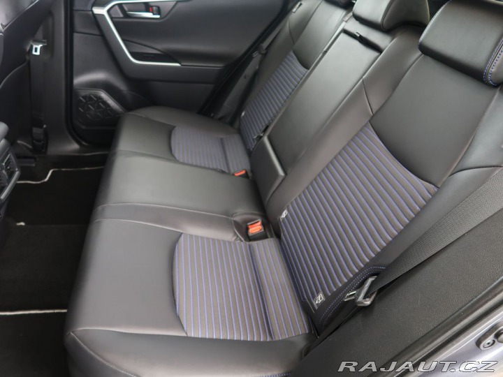 Toyota RAV4 2.5Hybrid,CZ,1Maj,Selecti 2024
