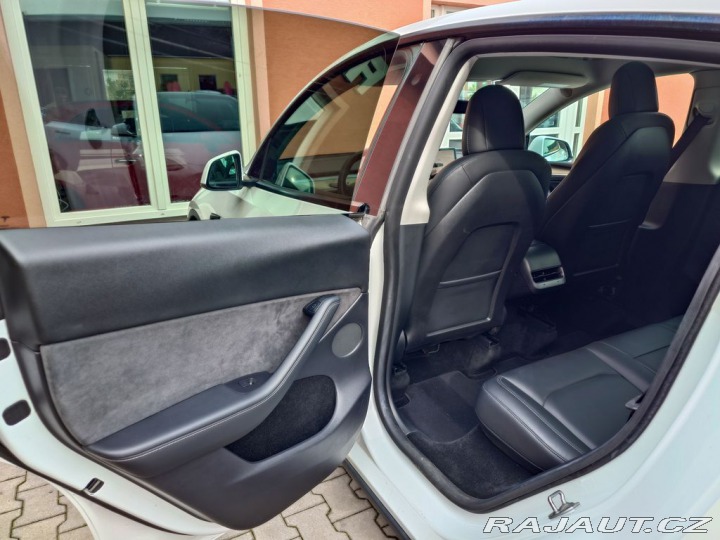 Tesla Model Y  2022