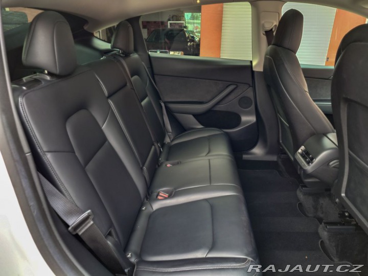 Tesla Model Y  2022