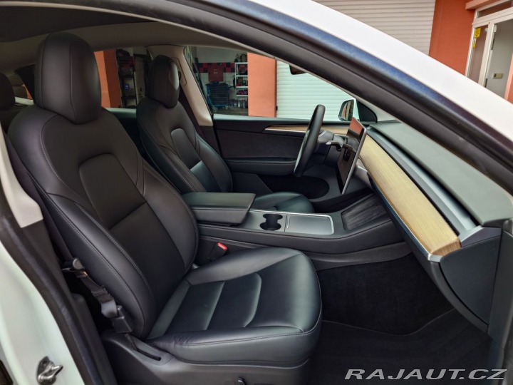 Tesla Model Y  2022
