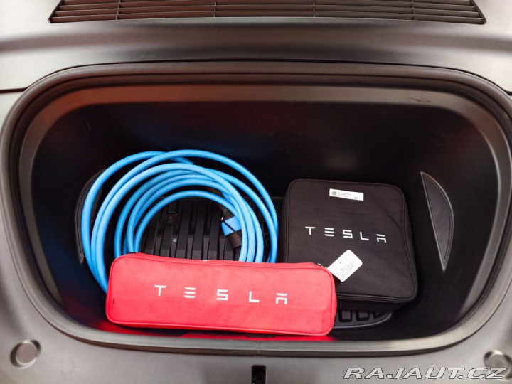 Tesla Model Y  2022