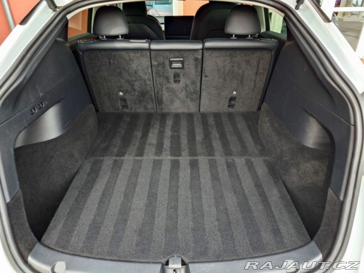 Tesla Model Y  2022