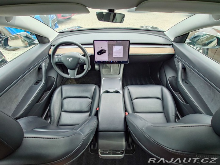 Tesla Model 3  2021