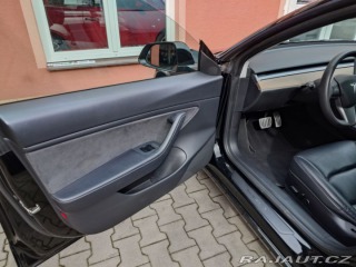 Tesla Model 3  2021