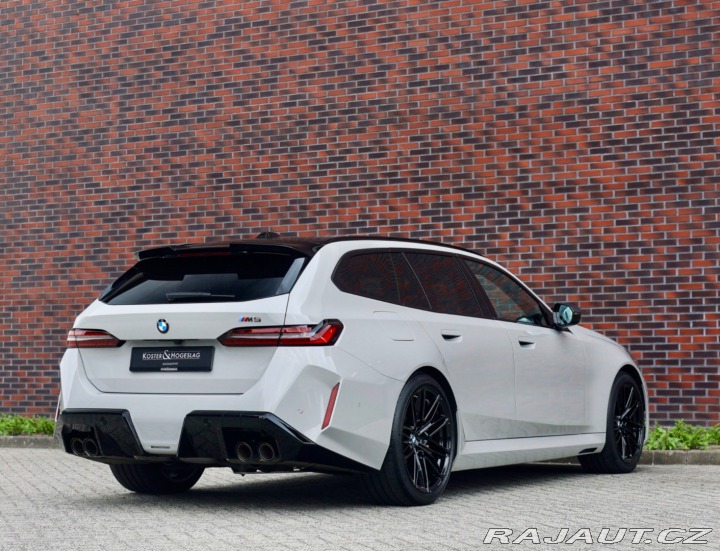 BMW M5 4.4 V8 ehybrid Touring x 2025