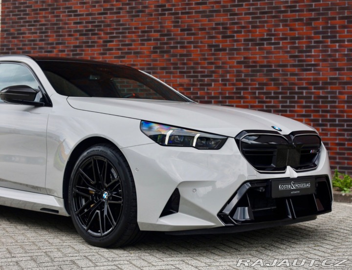BMW M5 4.4 V8 ehybrid Touring x 2025