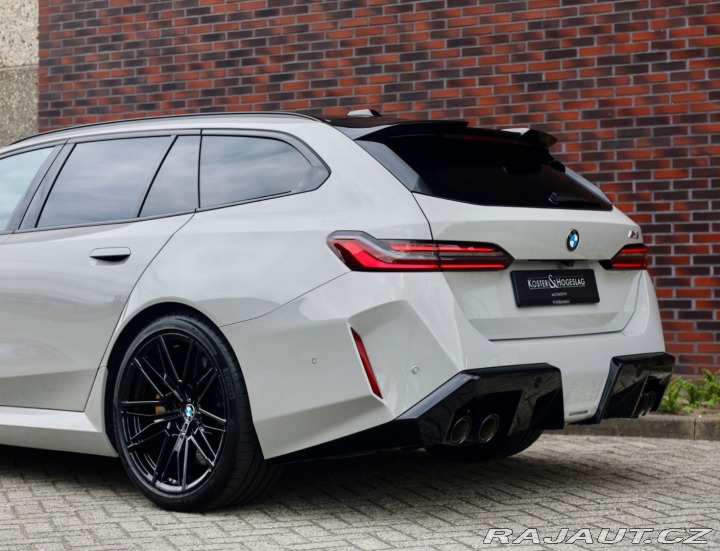 BMW M5 4.4 V8 ehybrid Touring x 2025