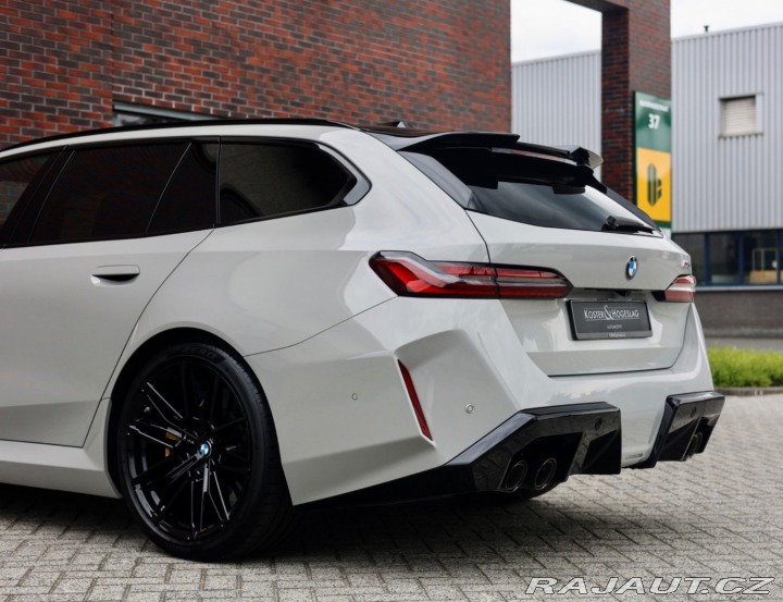 BMW M5 4.4 V8 ehybrid Touring x 2025