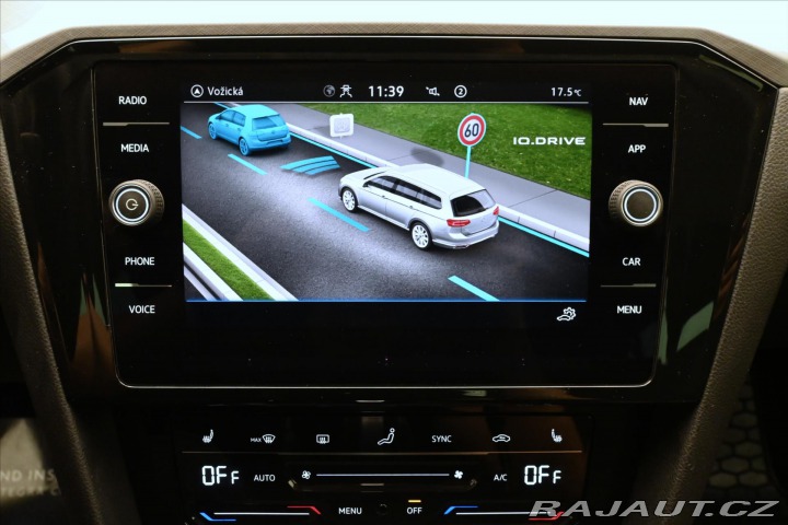 Volkswagen Passat 2,0 TDI 110 kW DSG Busine 2023