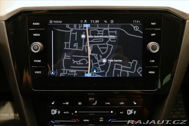 Volkswagen Passat 2,0 TDI 110 kW DSG Busine 2023