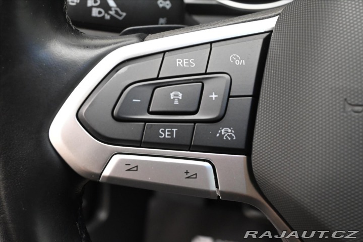 Volkswagen Passat 2,0 TDI 110 kW DSG Busine 2023